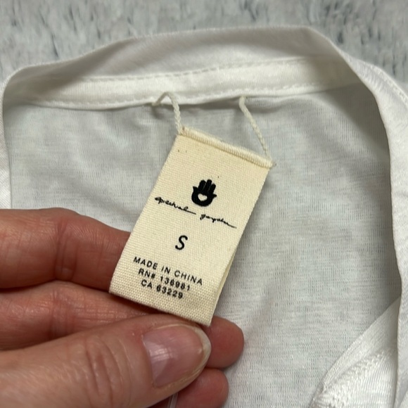 ⭐️Spiritual Gangster OM active muscle tank top size small nwt - Picture 6 of 10